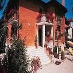 Albertina Hotel 2*