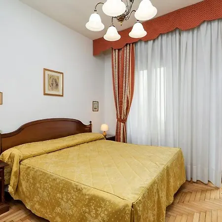 Albertina Отель