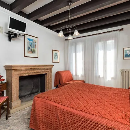 Hotel Albertina 2*