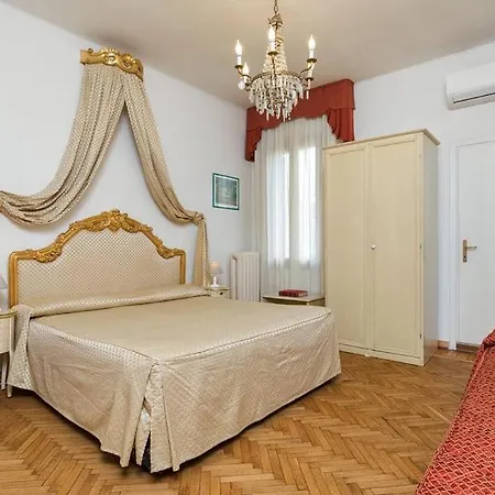 Hotel Albertina Lido de Venecia