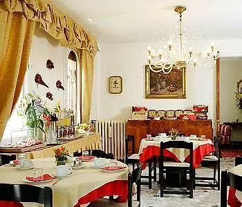 Albertina מלון