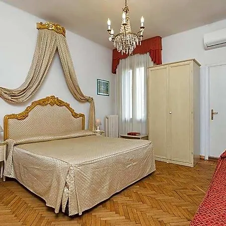 Albertina Hotel Lido de Venise