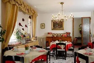Albertina Hotel 2*