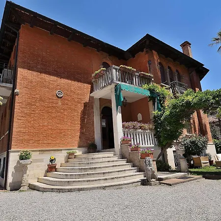 Hotel Albertina 2*