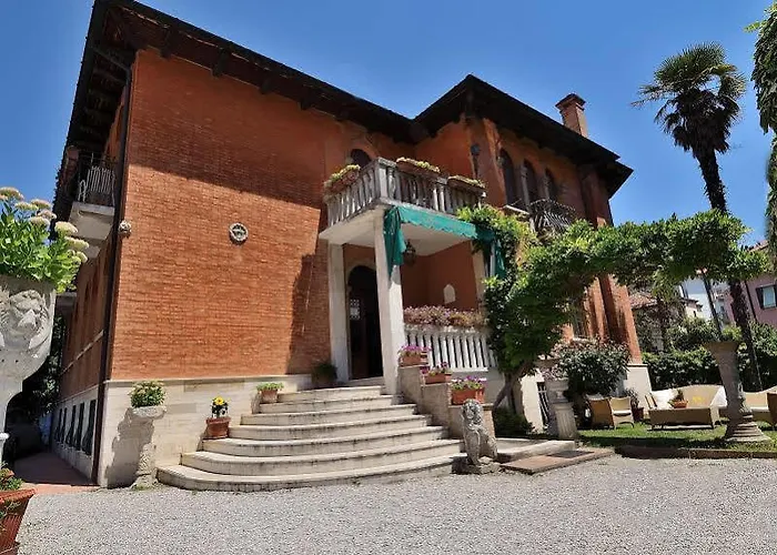Otel Albertina 2*